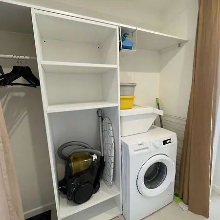 Cabine, Parking - 4 Pers. - Fr-1-250-340